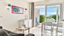Appartement de plain-pied avec vue mer.