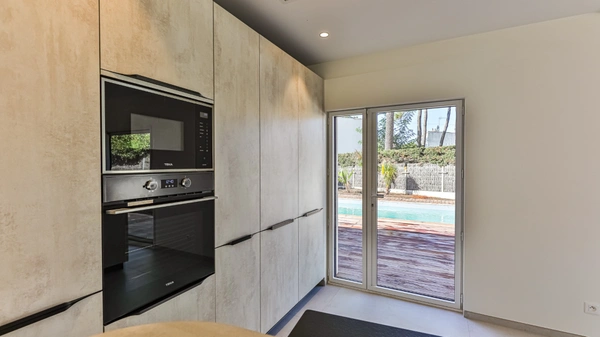 Maison avec jardin et piscine en plein coeur de la pironnière