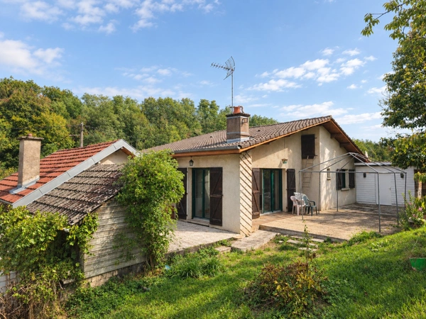 EN EXCLUSIVITÉ – À vendre à Fraisans, maison individuelle spacieuse