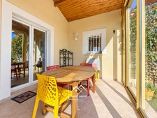 MONTRÉJEAU (31) – À VENDRE – Maison de plain-pied de 124 m² – 3 chambres et bureau – Véranda, garage et terrain de 2 576 m².