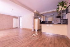 PAU (64) –  À VENDRE - Maison familiale de 213 m² - 5 chambres, bureau et piscine.