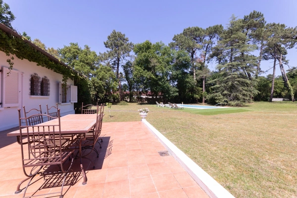 Labenne (40) - À VENDRE – Maison familiale avec parc de près d'un hectare, piscine et logement indépendant