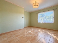 MONTRÉJEAU (31) – À VENDRE – Maison de plain-pied de 124 m² – 3 chambres et bureau – Véranda, garage et terrain de 2 576 m².
