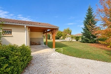 MONTRÉJEAU (31) – À VENDRE – Maison de plain-pied de 124 m² – 3 chambres et bureau – Véranda, garage et terrain de 2 576 m².