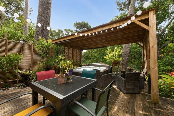 Seignosse Le Penon (40) - Villa Patio 82 m² - Entièrement rénovée - 2 chambres - Terrasse et jacuzzi.