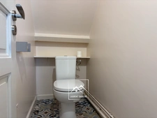 PAU (64) –  À VENDRE - Maison familiale de 213 m² - 5 chambres, bureau et piscine.