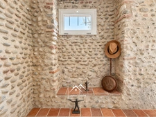 LARREULE (65) – À VENDRE – Maison ancienne rénovée de 192 m² – 4 chambres, dépendances et terrain piscinable de 2 180 m²