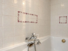 PAU (64) –  À VENDRE - Maison familiale de 213 m² - 5 chambres, bureau et piscine.