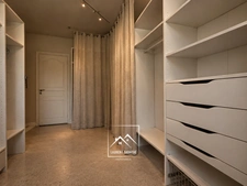 PAU (64) –  À VENDRE - Maison familiale de 213 m² - 5 chambres, bureau et piscine.