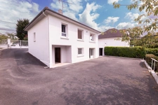 BILLÈRE (64) – Maison familiale de 126 M² – 4 chambres et bureau – Terrasse, garage et grand jardin.