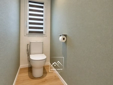IDRON (64) – À VENDRE – Maison neuve de plain-pied de 145 m² – 4 chambres, suite parentale, terrasse et garage.