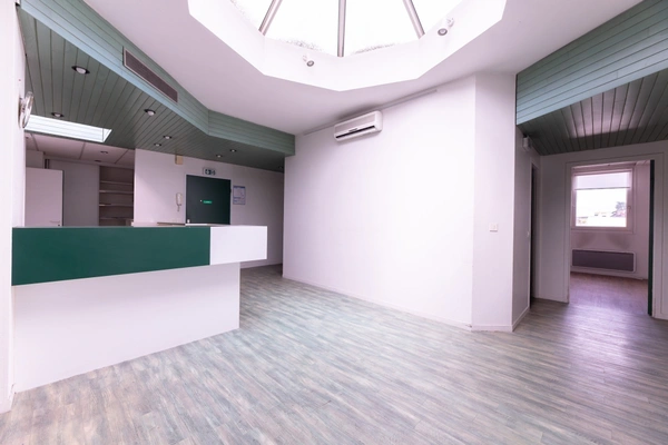 PAU (64) - Place de Verdun - À VENDRE - Bureaux de 235m2