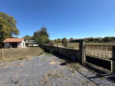LARREULE (65) – À VENDRE – Maison ancienne rénovée de 192 m² – 4 chambres, dépendances et terrain piscinable de 2 180 m²