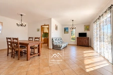MONTRÉJEAU (31) – À VENDRE – Maison de plain-pied de 124 m² – 3 chambres et bureau – Véranda, garage et terrain de 2 576 m².