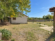 LARREULE (65) – À VENDRE – Maison ancienne rénovée de 192 m² – 4 chambres, dépendances et terrain piscinable de 2 180 m²