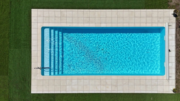 Labenne (40) - À VENDRE – Maison de plain-pied avec dépendances, piscine et terrain de 9 700 m² 