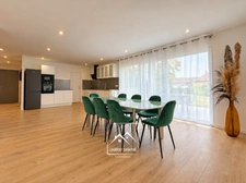 IDRON (64) – À VENDRE – Maison neuve de plain-pied de 145 m² – 4 chambres, suite parentale, terrasse et garage.