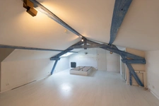 PAU Centre (64) - Atypical workshop / loft for sale