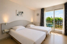 Dax (40) - À vendre studio meublé avec balcon et parking au cœur des thermes de Dax.