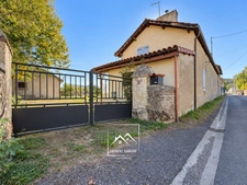 LARREULE (65) – À VENDRE – Maison ancienne rénovée de 192 m² – 4 chambres, dépendances et terrain piscinable de 2 180 m²