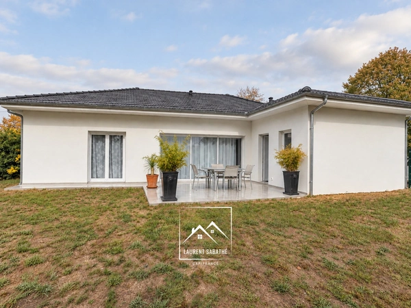 IDRON (64) – À VENDRE – Maison neuve de plain-pied de 145 m² – 4 chambres, suite parentale, terrasse et garage.
