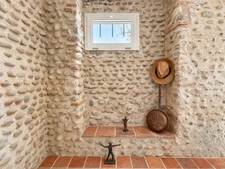LARREULE (65) – À VENDRE – Maison ancienne rénovée de 192 m² – 4 chambres, dépendances et terrain piscinable de 2 180 m²