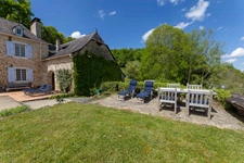 Pau (64) - À vendre Propriété de 450m2 - Forêt et prairie de 20 ha avec vue exceptionnelle sur les Pyrénées au calme.