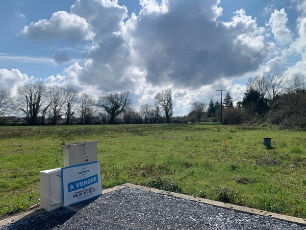 SERRES-CASTET (PAU-64) - DERNIER LOT DISPONIBLE - 3 146 m² - Terrain constructible.