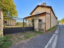 LARREULE (65) – À VENDRE – Maison ancienne rénovée de 192 m² – 4 chambres, dépendances et terrain piscinable de 2 180 m²