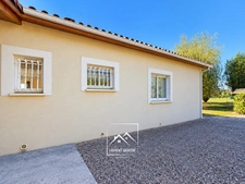MONTRÉJEAU (31) – À VENDRE – Maison de plain-pied de 124 m² – 3 chambres et bureau – Véranda, garage et terrain de 2 576 m².