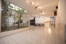 PAU Centre (64) - Atypical workshop / loft for sale
