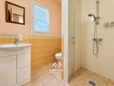MONTRÉJEAU (31) – À VENDRE – Maison de plain-pied de 124 m² – 3 chambres et bureau – Véranda, garage et terrain de 2 576 m².