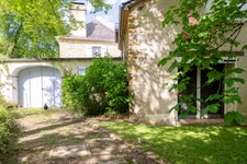 Pau (64) - À vendre Propriété de 450m2 - Forêt et prairie de 20 ha avec vue exceptionnelle sur les Pyrénées au calme.
