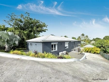 EXCEPTIONAL CONTEMPORARY VILLA - SAINTE ANNE