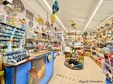 SAINTE ANNE - EN EXCLUSIVITE BOUTIQUE AU COEUR DU MARCHE ARTISANAL