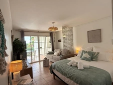 A VENDRE - ENSEMBLE RARE DE 2 STUDIOS COMMUNICANTS – BORD DE MER SAINTE ANNE
