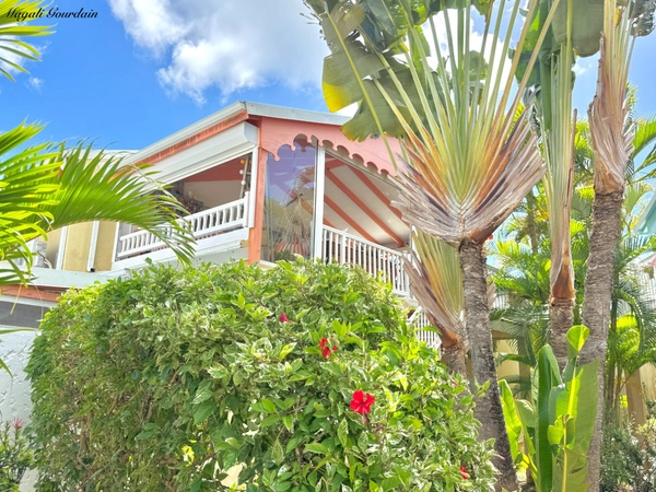 EXCLUSIVITÉ – A VENDRE APPARTEMENT MEUBLE, PIED A TERRE IDEAL A SAINT FRANCOIS