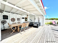 FOR SALE MAGNIFICENT VILLA AND ITS ANNEXES - SAINT FRANCOIS