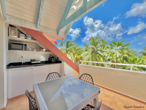 A VENDRE - CHARMANT STUDIO RENOVE AU COEUR D'UN CADRE TROPICAL RECHERCHE - SAINTE ANNE