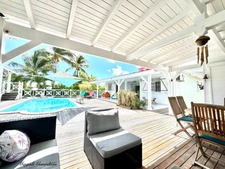 FOR SALE MAGNIFICENT VILLA AND ITS ANNEXES - SAINT FRANCOIS