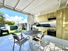 EN EXCLUSIVITE - A VENDRE - PROPRIETE D'EXCEPTION AVEC VUE MER ET POTENTIEL LOCATIF REMARQUABLE - SAINTE ANNE