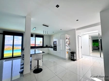 EXCLUSIVE - FOR SALE - EXCEPTIONAL PROPERTY WITH SEA VIEW AND REMARKABLE RENTAL POTENTIAL - SAINTE ANNE