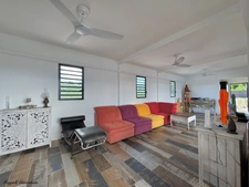 À VENDRE – SAINT-FRANÇOIS – VILLA RÉCENTE 140 M² – 3 CHAMBRES – PISCINE – AUTONOMIE EAU & ÉLECTRICITÉ