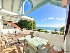 SAINTE-ANNE – STUDIO LUMINEUX AVEC VUE MER ÉPOUSTOUFLANTE