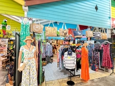 SAINTE ANNE - EN EXCLUSIVITE BOUTIQUE AU COEUR DU MARCHE ARTISANAL