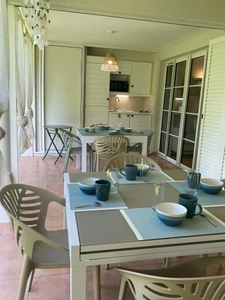 A VENDRE - ENSEMBLE RARE DE 2 STUDIOS COMMUNICANTS – BORD DE MER SAINTE ANNE