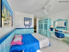 A VENDRE - APPARTEMENT STUDIO AVEC VUE MER EXCEPTIONNELLE - LE MOULE