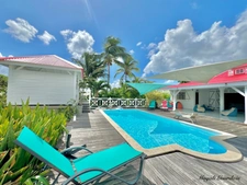 FOR SALE MAGNIFICENT VILLA AND ITS ANNEXES - SAINT FRANCOIS