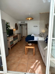 A VENDRE - ENSEMBLE RARE DE 2 STUDIOS COMMUNICANTS – BORD DE MER SAINTE ANNE