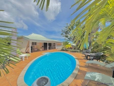 A VENDRE VILLA MEUBLÉE & TOTALEMENT EQUIPEE AVEC PISCINE – EMPLACEMENT PREMIUM